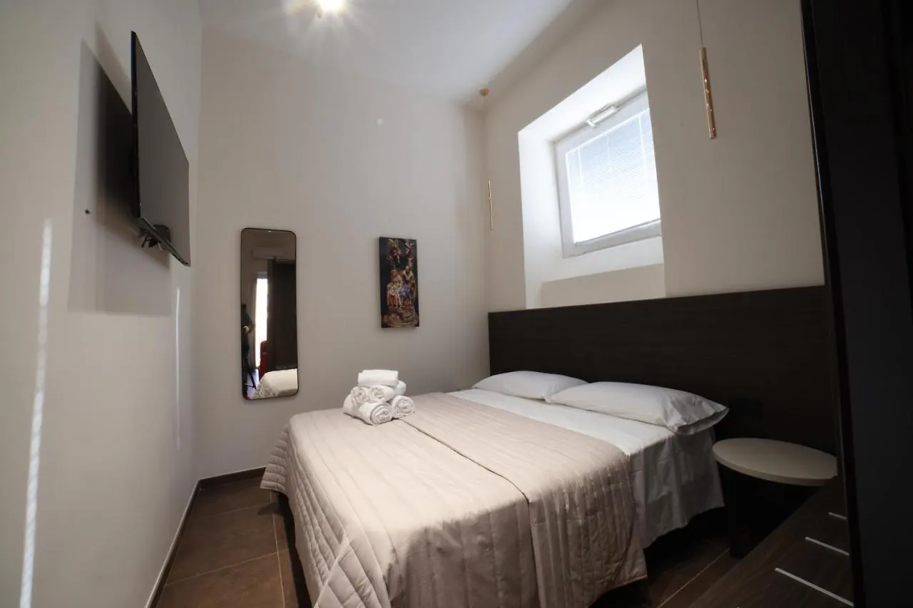 Bed & Breakfast Sciuscia Beb Spaccanapoli Italy