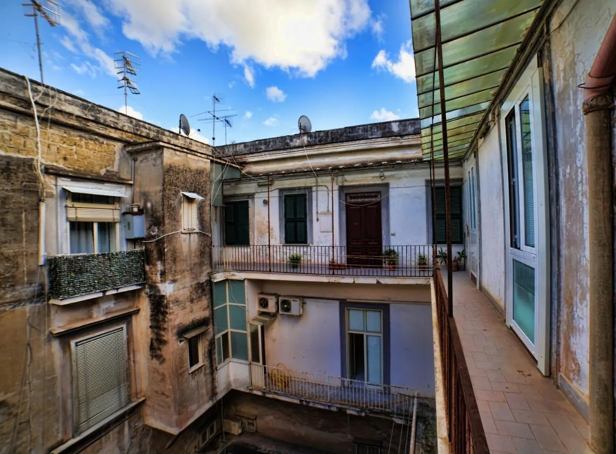 Sciuscia Beb Spaccanapoli 0*, Naples
